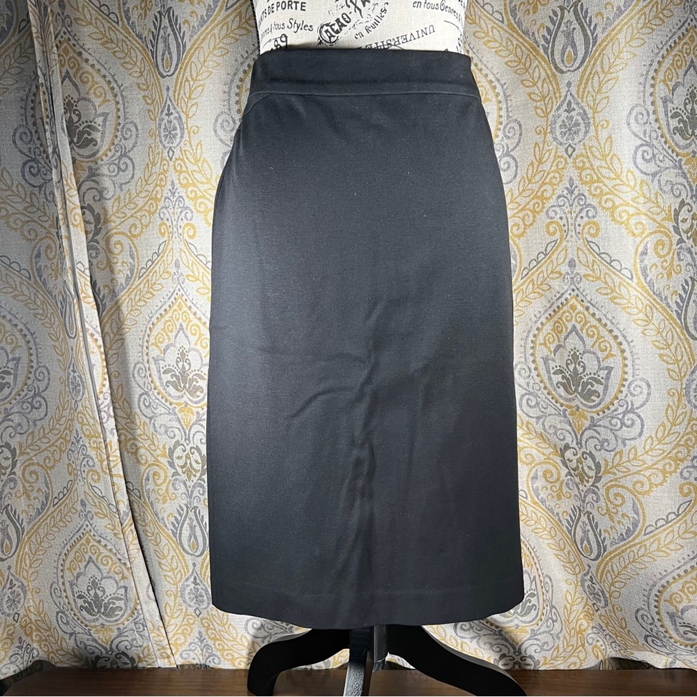 Ann Taylor Black Rayon Pencil Skirt - Size 6